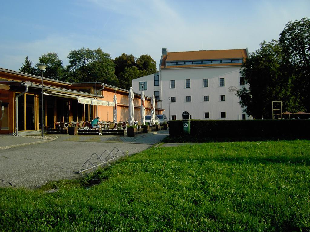 Hotel Zámecká Sýpka Blansko Esterno foto