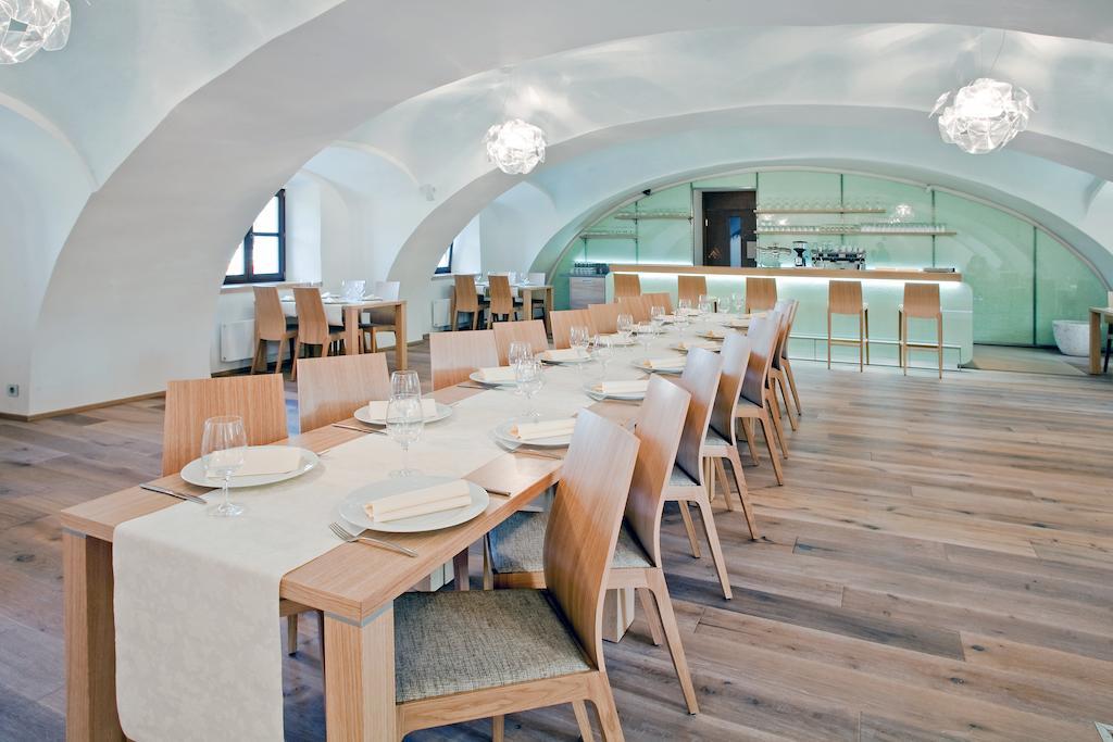 Hotel Zámecká Sýpka Blansko Esterno foto